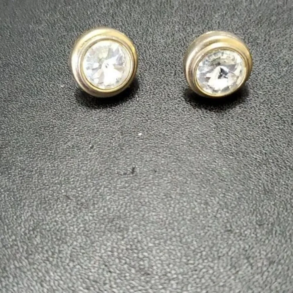 Unbranded pretty earrings